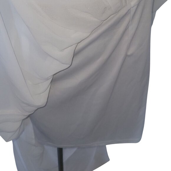 White Sleeveless Deep V-Neck Gown With Gold Glitter Waistband & Pleated Skirt Sm - Picture 4 of 9